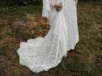 Vestido de novia NumberSea con mangas largas, espalda con cordones y corte entallado, MW741