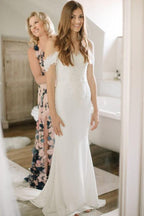 Vestido de novia NumberSea con escote en V, encaje satinado y hombros descubiertos, con cola larga, MW745