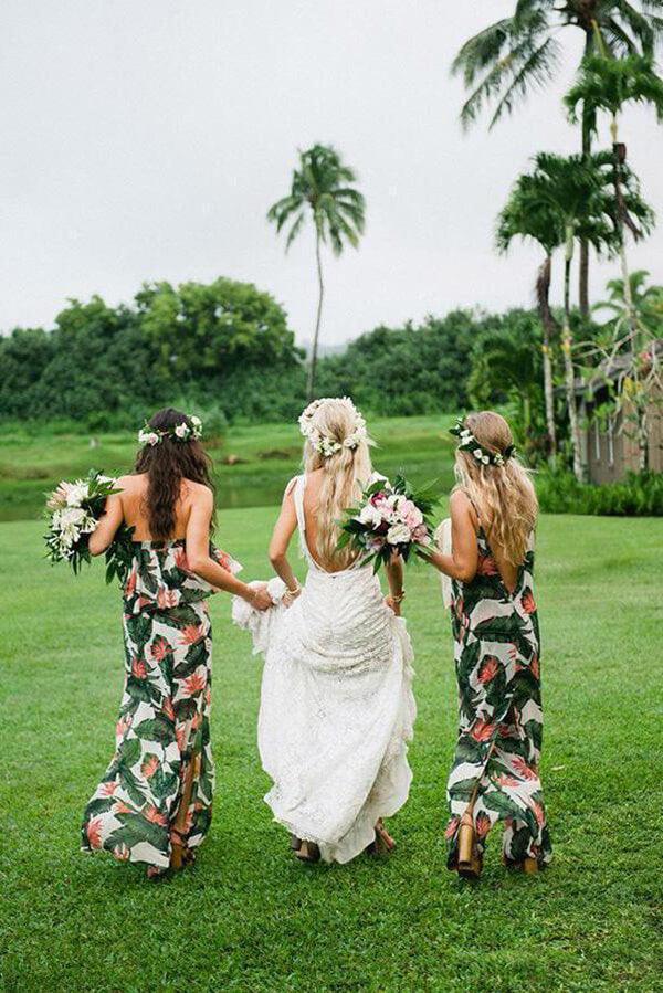 Vestido de novia estilo sirena con escote en V y encaje color marfil de NumberSea, MW296