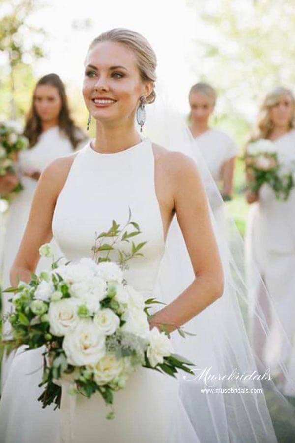 Vestido de novia NumberSea de satén sencillo, corte A, cuello halter, sin mangas y espalda destacada, MW947