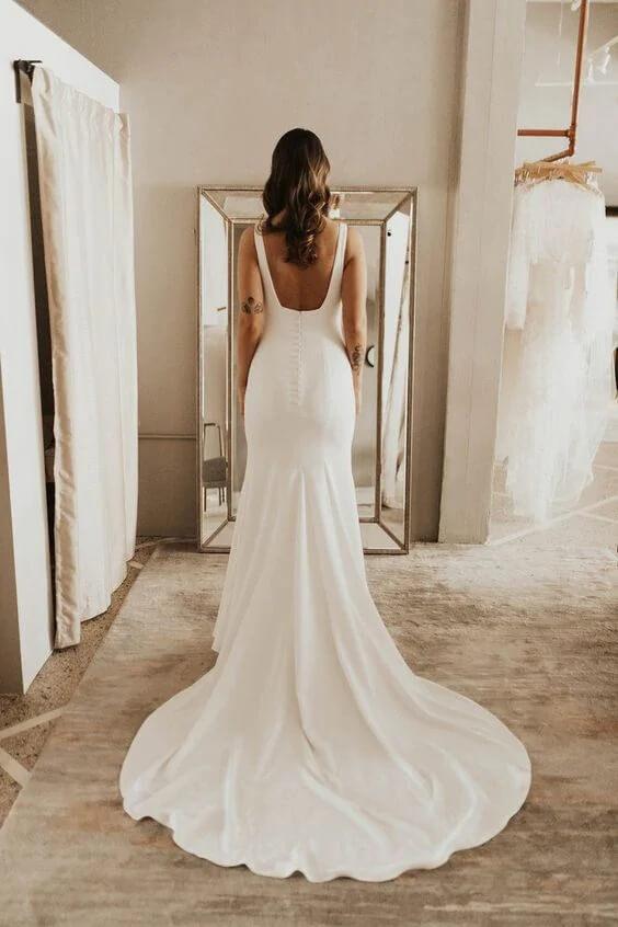 Vestido de novia NumberSea de satén sencillo, con escote cuadrado, espalda descubierta y cola larga, MW755