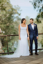 Vestido de novia NumberSea de satén sencillo, con escote cuadrado, espalda descubierta y cola larga, MW755