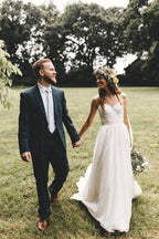 Vestidos de novia de corte A con tirantes finos de tul y apliques