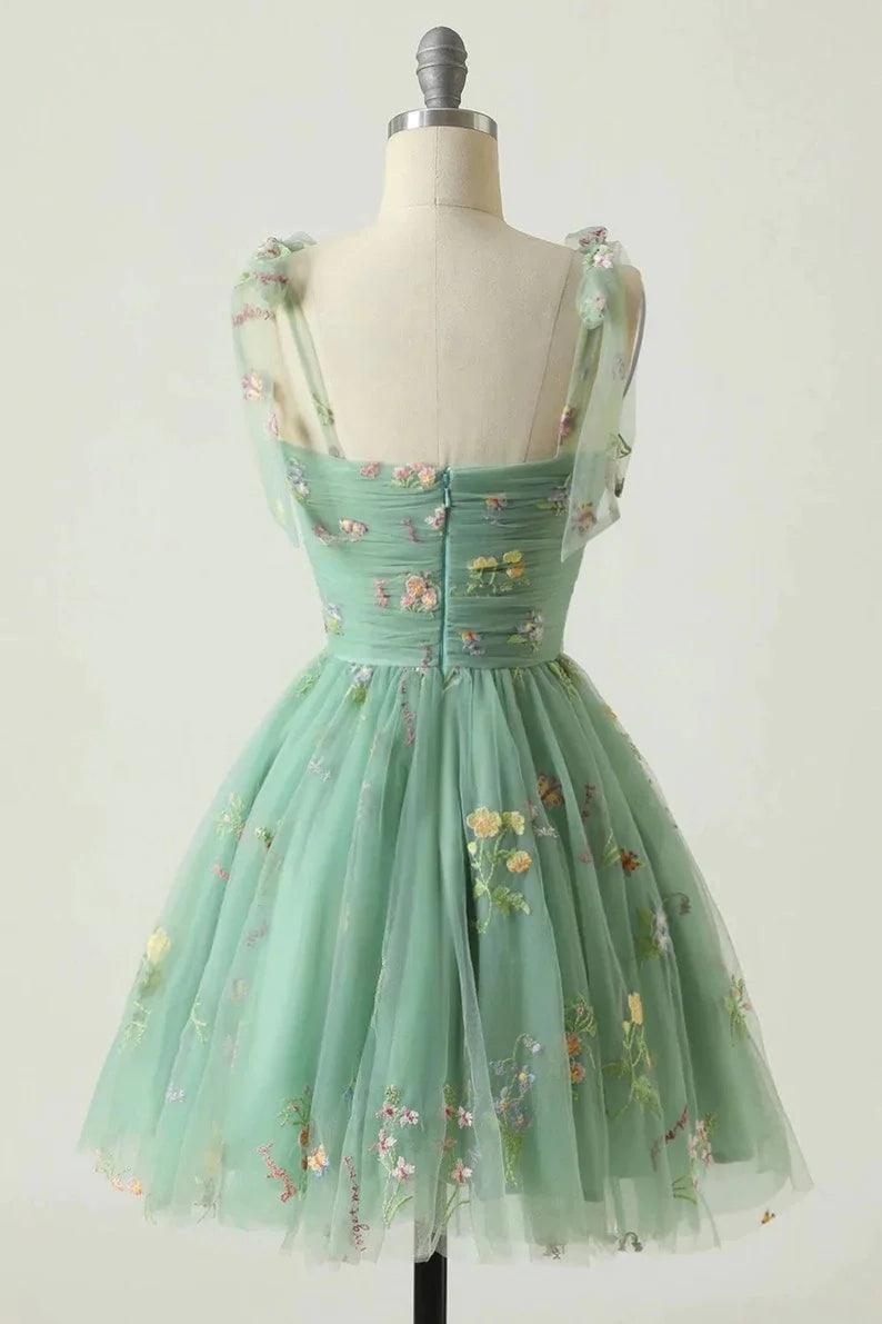 Spaghetti Straps Sleeveless A Line Tulle Floral Short Homecoming Dresses