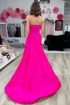 Vestido de fiesta largo color magenta fruncido sin tirantes y con cola PSK546