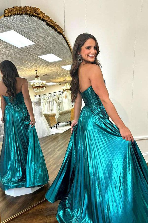 Vestido de fiesta largo verde esmeralda plisado metalizado con escote corazón