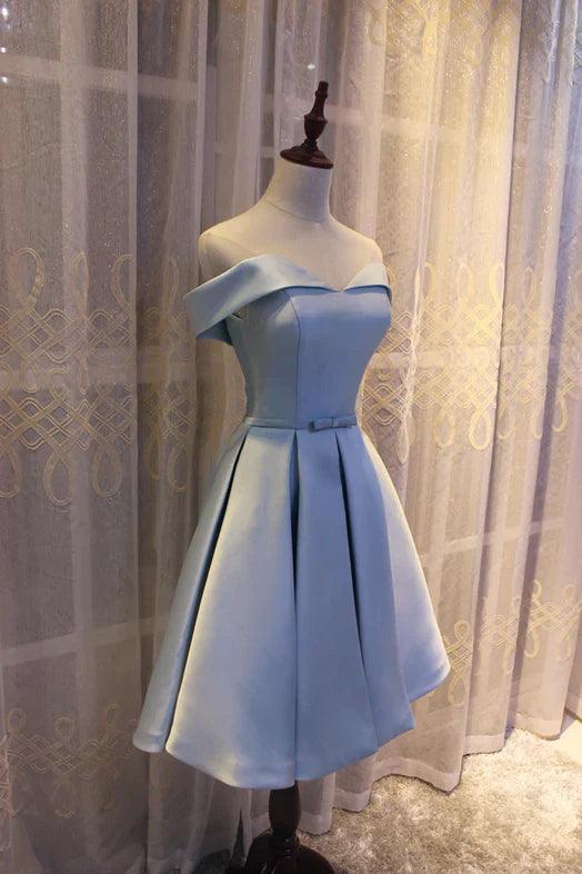 Vestido de dama de honor de satén azul claro con hombros descubiertos, vestido formal corto azul