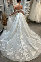 NumberSea A-Linien-Brautkleid aus Tüll mit Ausschnitt und freier Schulter und Spitzenapplikationen, MW1007