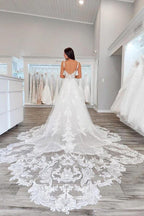 Vestido de novia NumberSea de tul, corte A, escote en V, apliques de encaje y cola capilla, MW888