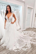 Vestido de novia NumberSea de tul, corte A, escote en V, apliques de encaje y cola capilla, MW888