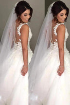 Vestido de novia NumberSea de tul con escote en V y cola larga, MW811