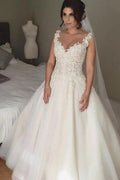 Vestido de novia NumberSea de tul con escote en V y cola larga, MW811