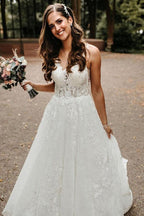 Vestidos de novia NumberSea de tul, encaje, corte A, escote en V y cola capilla, MW599