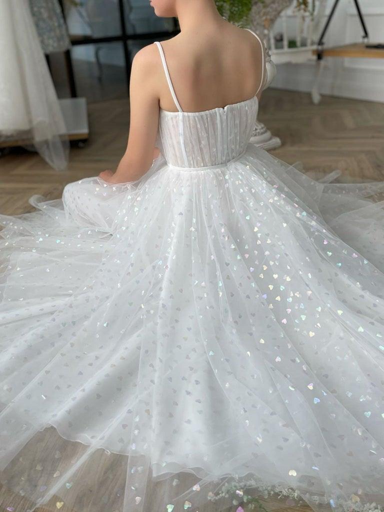 Vestido de fiesta corto de tul con tirantes de corazón y longitud hasta la rodilla para el regreso a casa