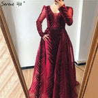 Weinrotes Abendkleid aus Samt mit langen Ärmeln, luxuriöses Design, Perlenbesatz, formelles Kleid 2024, Serene Hill, Übergröße LA60903 