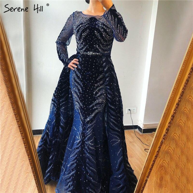 Weinrotes Abendkleid aus Samt mit langen Ärmeln, luxuriöses Design, Perlenbesatz, formelles Kleid 2024, Serene Hill, Übergröße LA60903 