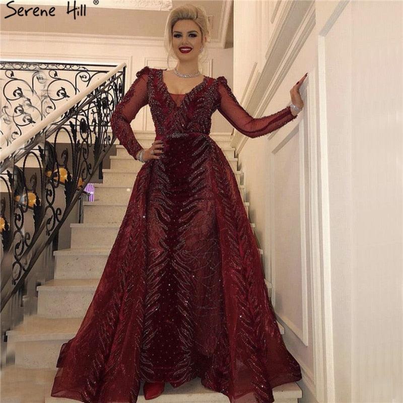 Weinrotes Abendkleid aus Samt mit langen Ärmeln, luxuriöses Design, Perlenbesatz, formelles Kleid 2024, Serene Hill, Übergröße LA60903 