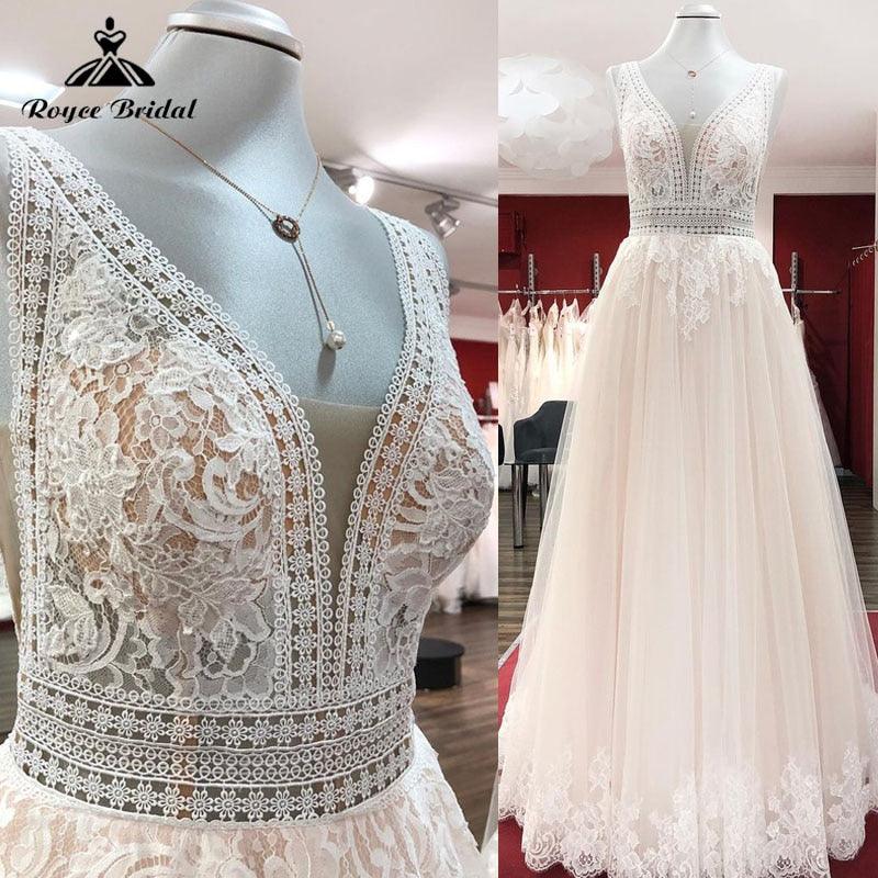 Vestido de novia vintage bohemio color champán con apliques de encaje, escote en V, sin mangas, cola larga, para playa, 2022, elegante, estilo civil.