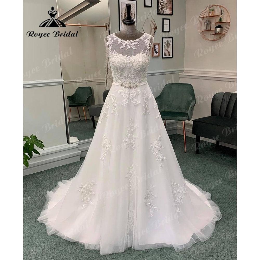 Vestido de novia vintage de encaje con apliques, sin mangas y cinturón, espalda ilusión, 2024 