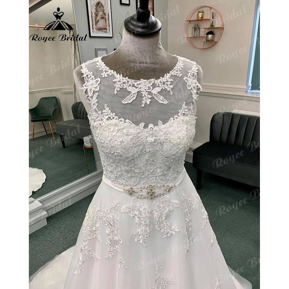 Vestido de novia vintage de encaje con apliques, sin mangas y cinturón, espalda ilusión, 2024 