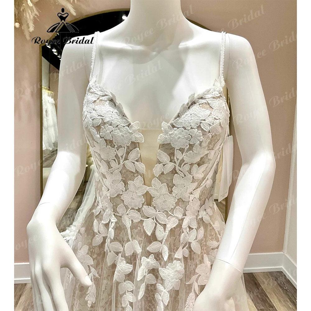 Vestido de novia vintage con escote pronunciado, encaje floral, champán, espalda abierta, estilo bohemio, para mujer, 2025, con tirantes finos, vestido de novia sexy