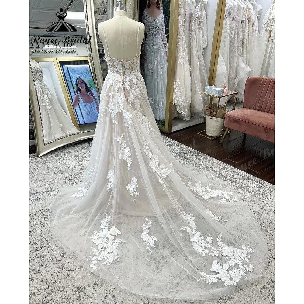 Vestido de novia vintage de playa con tirantes finos y apliques de encaje y escote en V 2024, corte A, estilo bohemio, para verano, sexy 