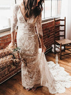 Vestidos de novia de sirena con escote en V, encaje y apliques, con cola de corte