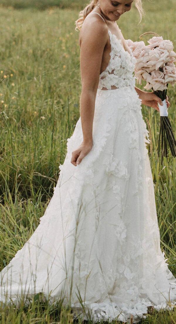 NumberSea White Tulle A-line V-neck Spaghetti Straps Wedding Dress With Appliques