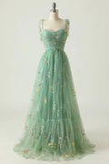 Vestido de fiesta largo verde con bordado 