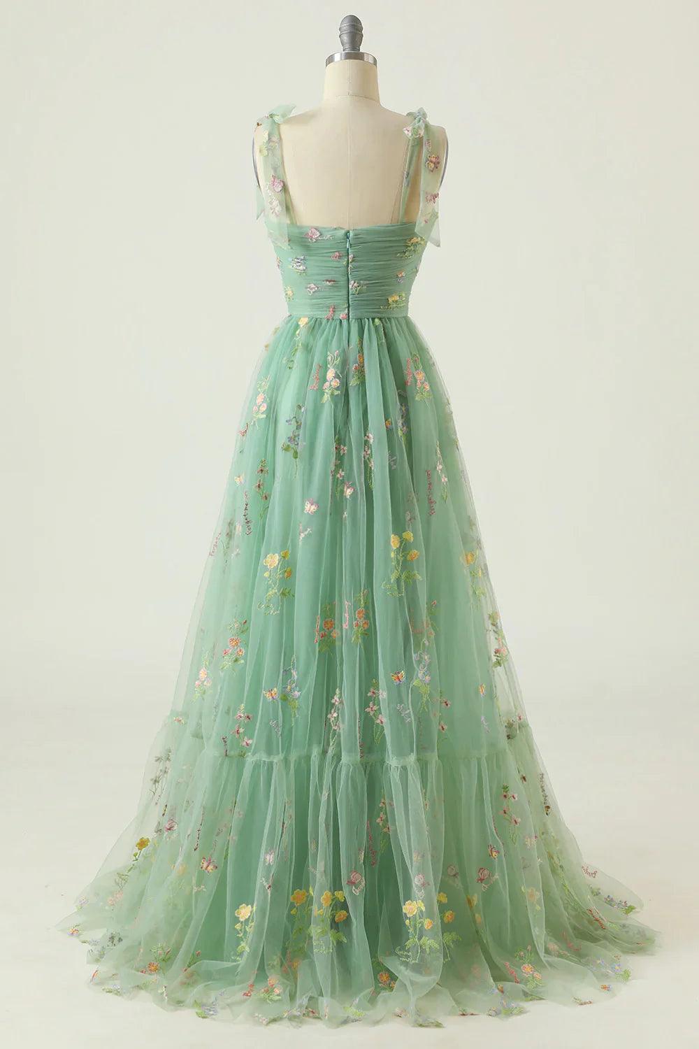Vestido de fiesta largo verde con bordado 