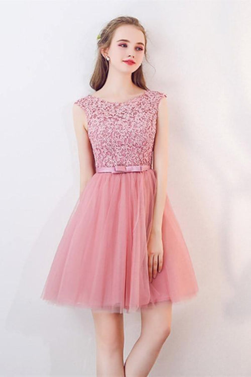 Vestido de fiesta de corte A con mangas cortas, apliques, lazo y fajas de cristal