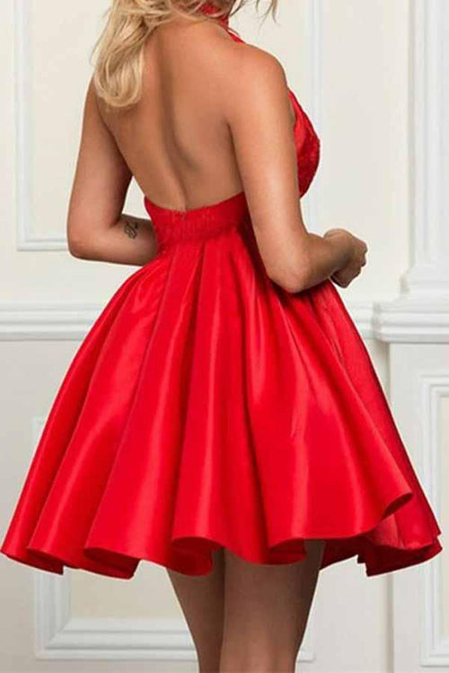 Vestido de fiesta corto de satén rojo sin mangas con cuello halter y encaje