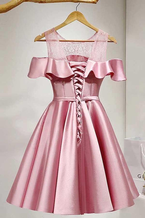Vestido de fiesta de satén rosa con hombros descubiertos y encaje, corte A hasta la rodilla