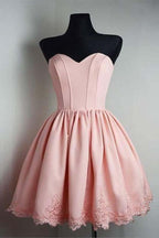 A-line Sweetheart Sleeveless Satin Homecoming Dresses With Lace Applique
