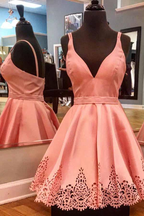 Vestido de fiesta de satén rojo corto plisado con escote en V y corte A