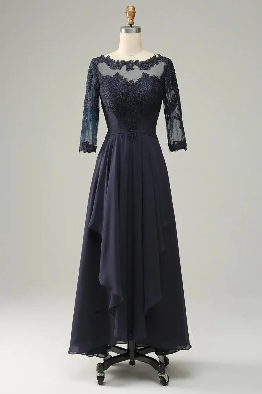 Vestido de madre de la novia asimétrico con mangas largas