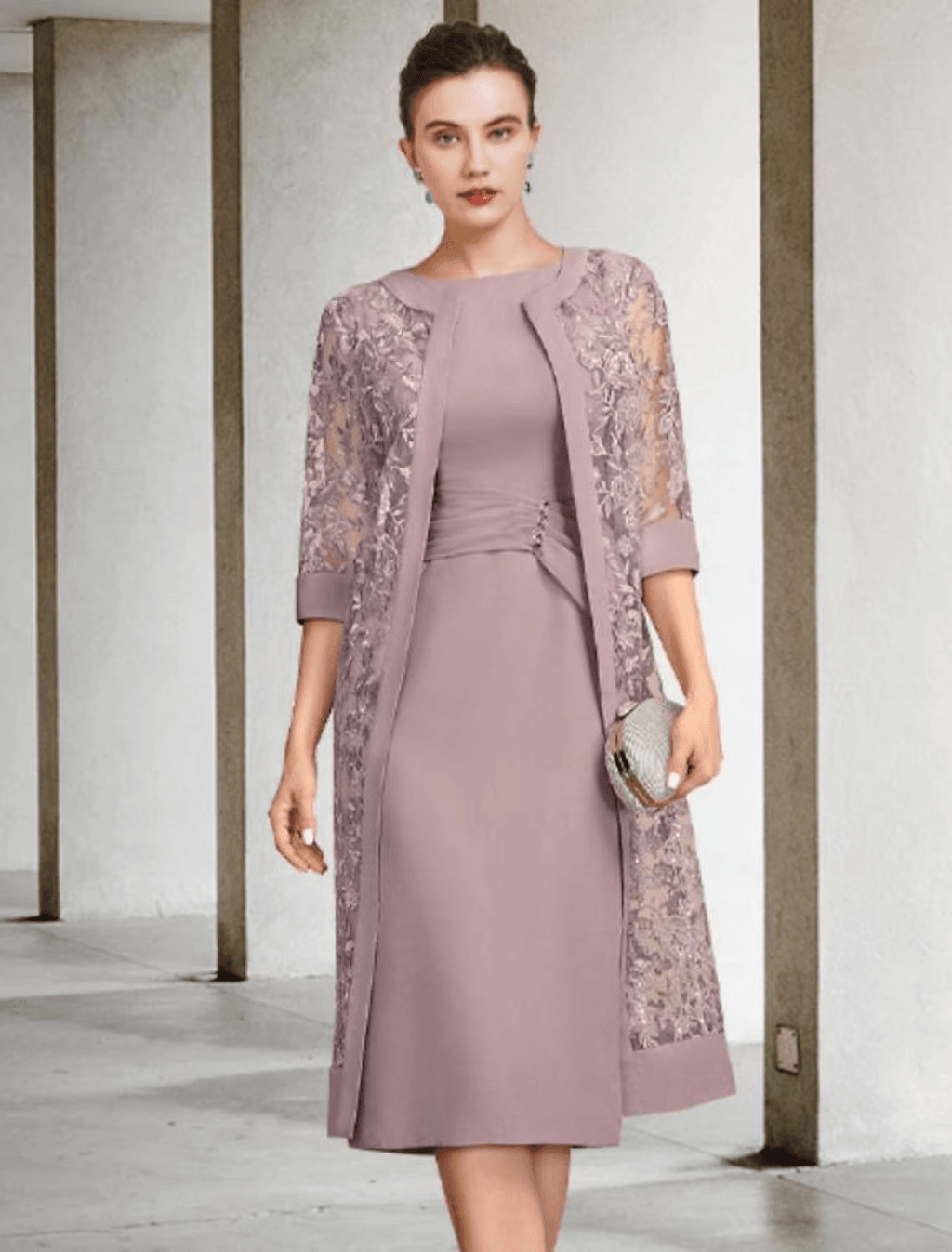 Vestido de dos piezas para madre de la novia, estilo columna/vestido estilo iglesia, talla grande, elegante, cuello joya, largo hasta la rodilla, de gasa, encaje, manga corta, chaqueta incluida, vestidos con faja/cinta, broche de cristal