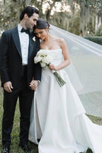 Vestidos de novia de satén blanco, corte A, sin tirantes y con abertura