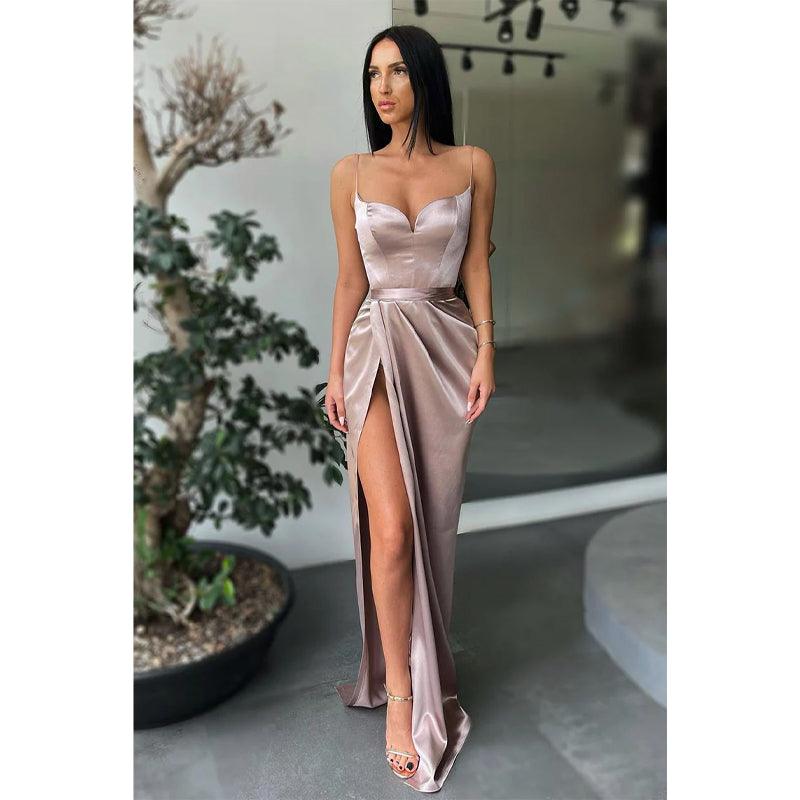 Langes Ballkleid mit Spaghettiträgern und hohem Schlitz für Damen