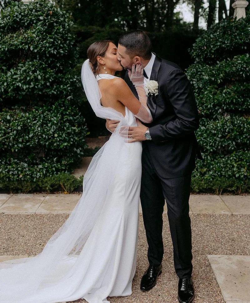 Vestidos de novia elegantes de sirena, blanco, con cuello halter y satén.