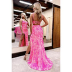 Vestido de fiesta de noche con lentejuelas y abertura cuadrada con tirantes finos adornados y corte trompeta/sirena