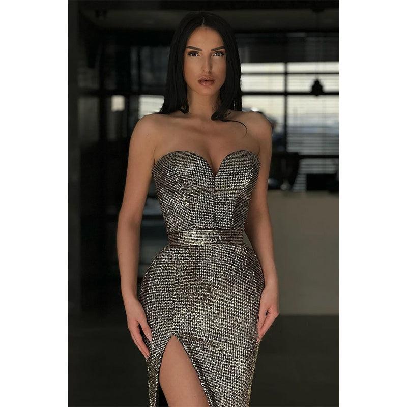 Etui-/Säulen-Abendkleid mit glitzerndem Herzausschnitt und Schlitz 