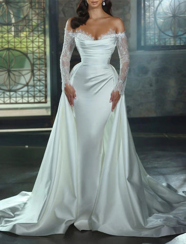 Robes de mariée formelles d'automne de fiançailles gaine / colonne épaule dénudée manches longues train chapelle robes de mariée en satin avec appliques couleur unie fête de mariage d'été