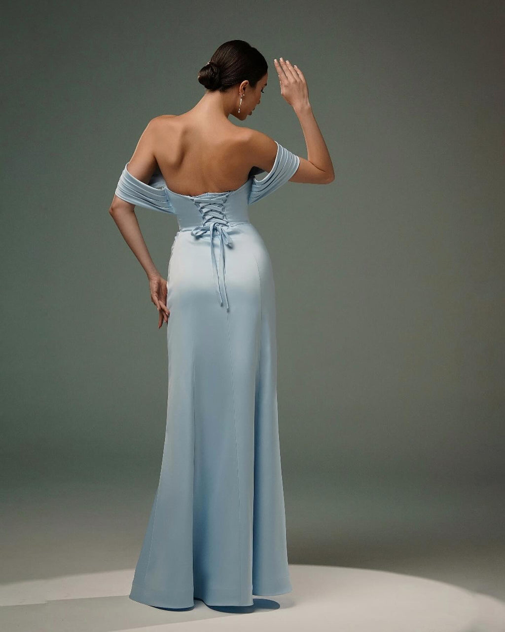 Erstaunliche A-Linie Satin Off-The-Shoulder Ärmellose Ballkleider mit Schlitz vorne