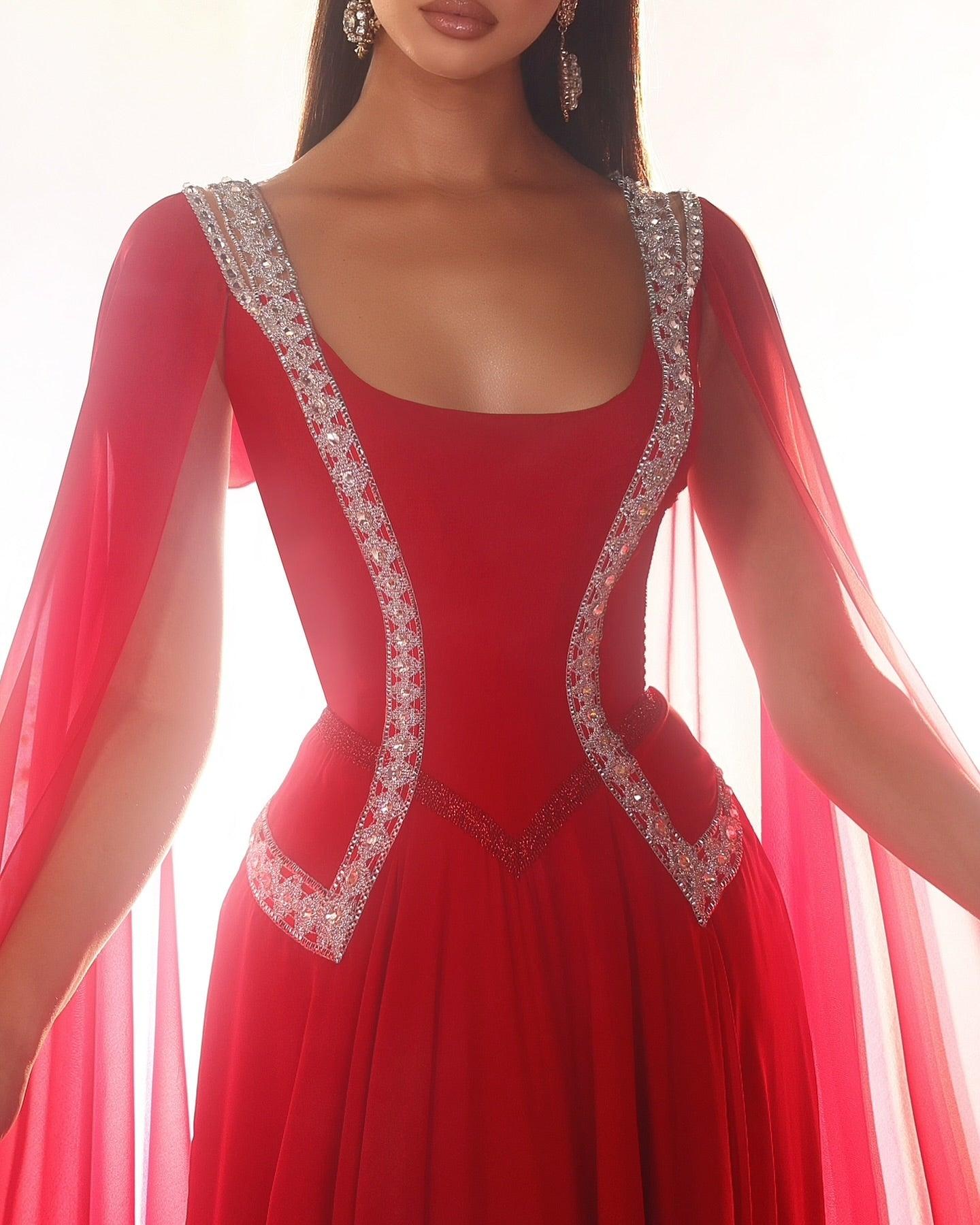 Erstaunliches A-Linien-Tüll-U-Ausschnitt-ärmelloses rotes Ballkleid mit Rüschen