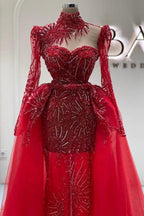Erstaunliches rotes Ballkleid mit säulenförmigem Ausschnitt und Tüllspitze und langer Schleppe
