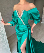 Erstaunliches langes grünes schulterfreies A-Linien-Ballkleid mit Schlitz
