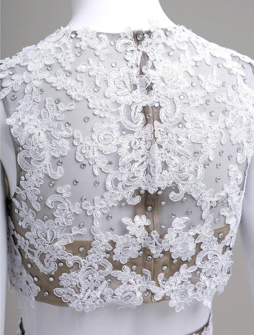 Vestido de fiesta de dos piezas, talla grande, corto/mini, sin mangas, cuello ilusión, encaje sobre tul con cuentas