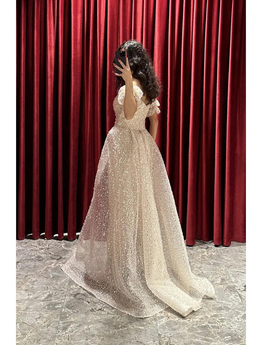 Vestido de noche con corte tubo/columna, brillante y con brillo, formal, de otoño, con cola larga/cepillo, manga corta, escote en V, lentejuelas y brillo fruncido.