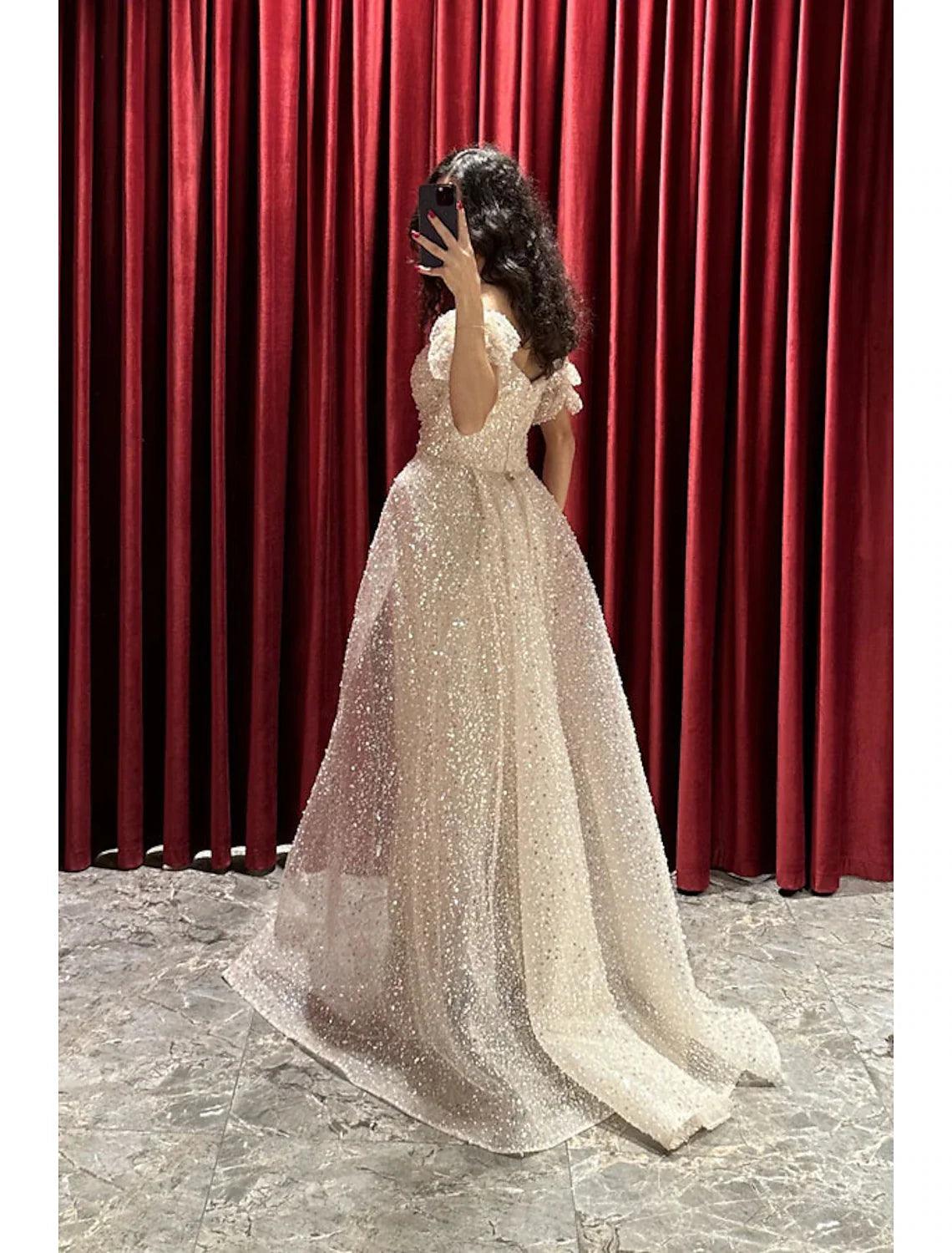 Vestido de noche con corte tubo/columna, brillante y con brillo, formal, de otoño, con cola larga/cepillo, manga corta, escote en V, lentejuelas y brillo fruncido.